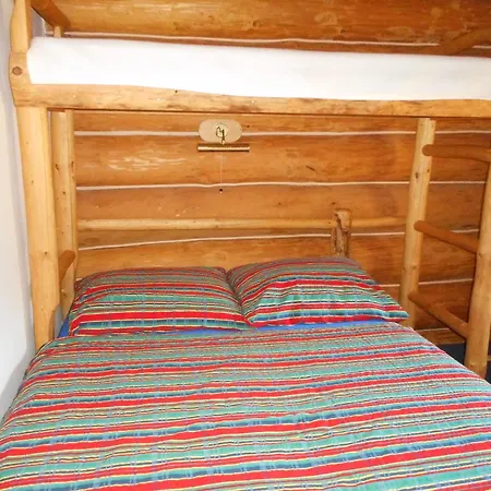 Konukevi Ve Srubu